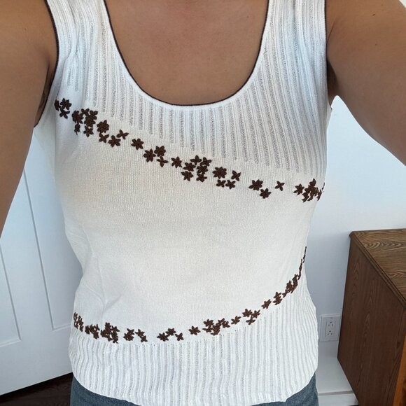 One on One White Top with Coffee Brown Detail size L - Picture 2 of 6